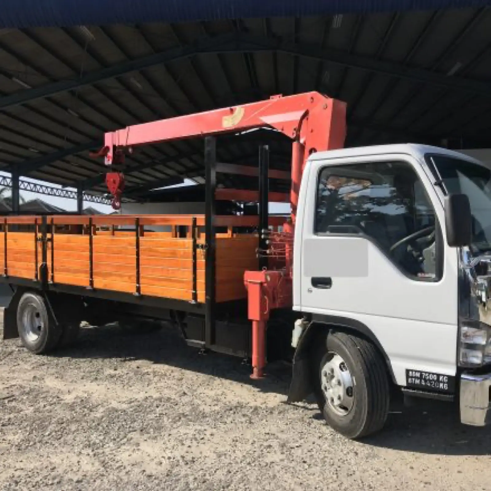 Wooden cargo with crane 4