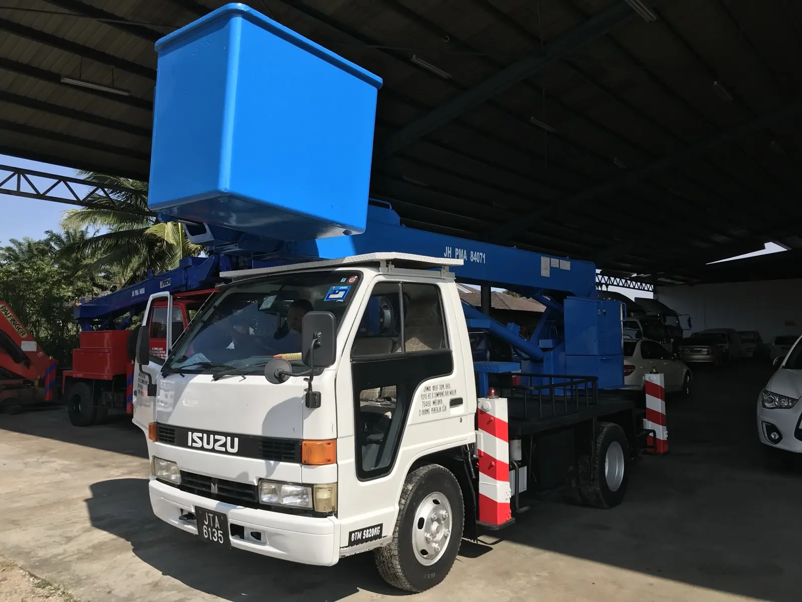 Skylift (mobile aerial platform) 4
